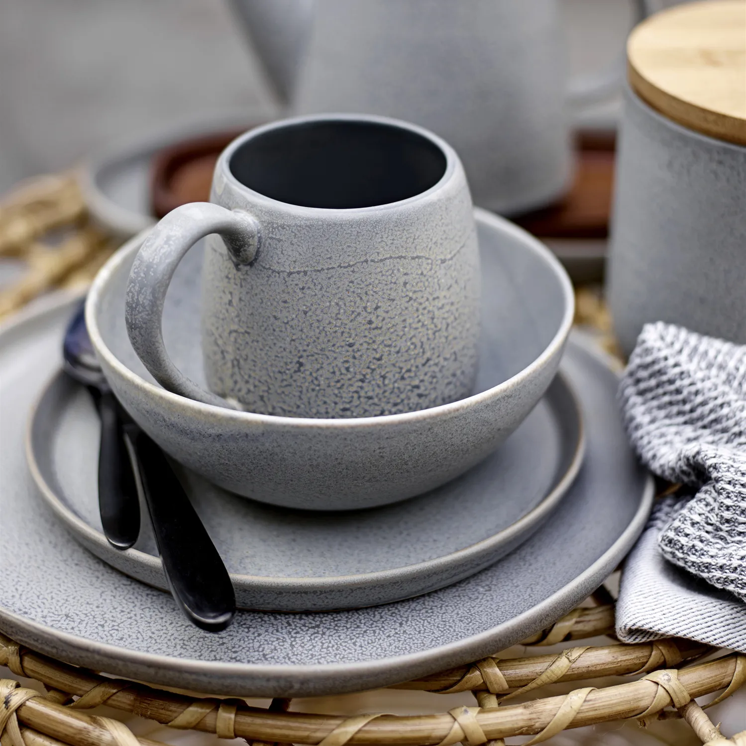 Bloomingville Kendra Teller Ø 27,5cm 4 Bloomingville Kendra Teller Ø 27,5cm – Bild 2