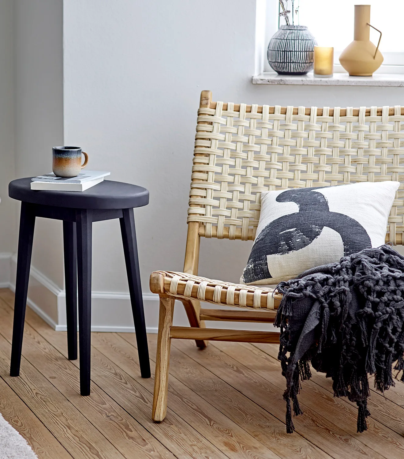 Bloomingville Metallvase Mit Henkel 21cm 5 Bloomingville Metallvase Mit Henkel 21cm – Bild 3