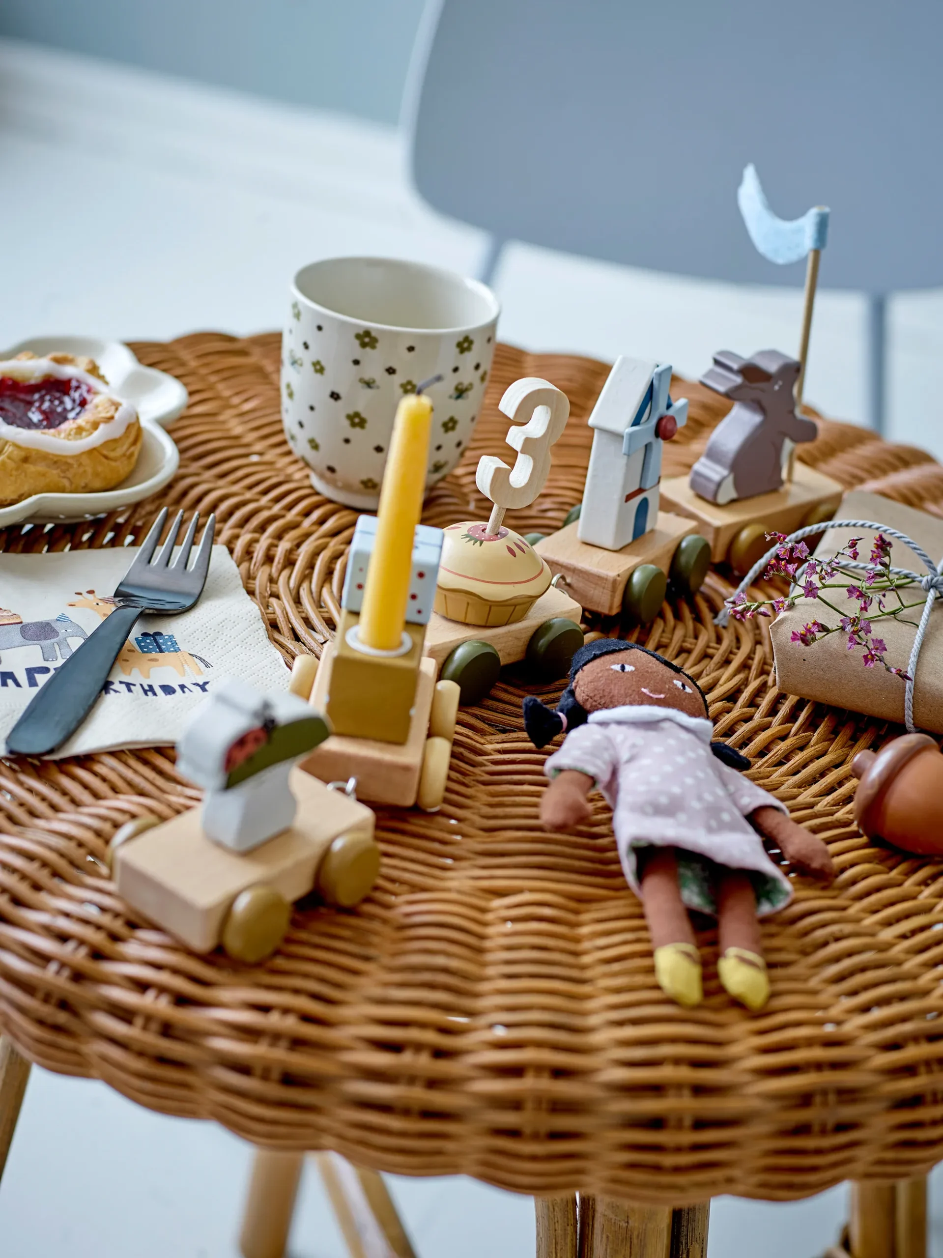 Bloomingville Alfi Geburtstagszug 39cm 9 Bloomingville Alfi Geburtstagszug 39cm – Bild 7