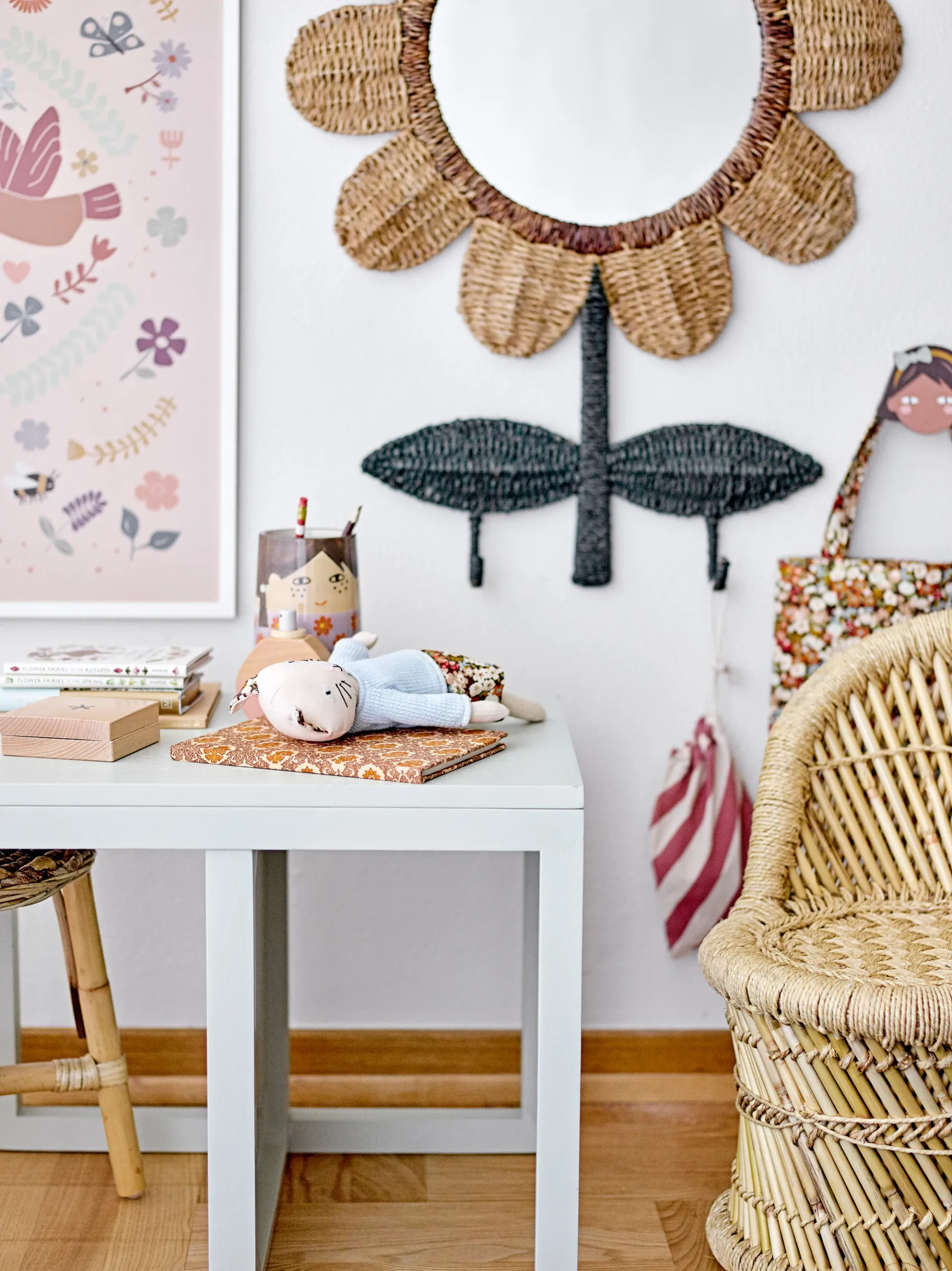 Bloomingville Nabiya Spiegel Mit Haken 56 X 74cm 5 Bloomingville Nabiya Spiegel Mit Haken 56 X 74cm – Bild 3