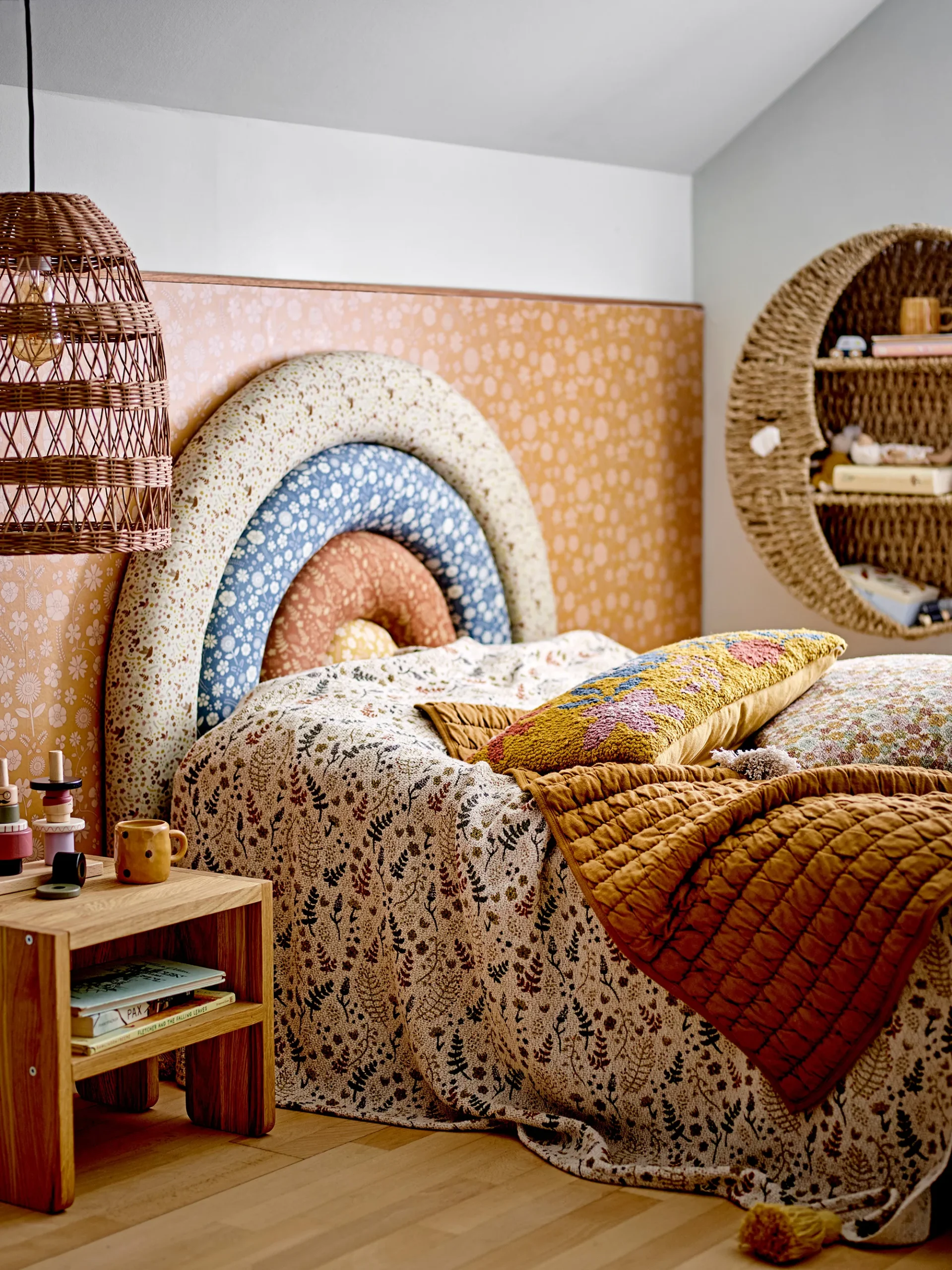 Bloomingville Moony Wandregal Ø65cm 5 Bloomingville Moony Wandregal Ø65cm – Bild 3